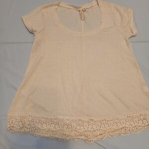 Red Camel Cream Short Sleeve Top with Lace Hem
